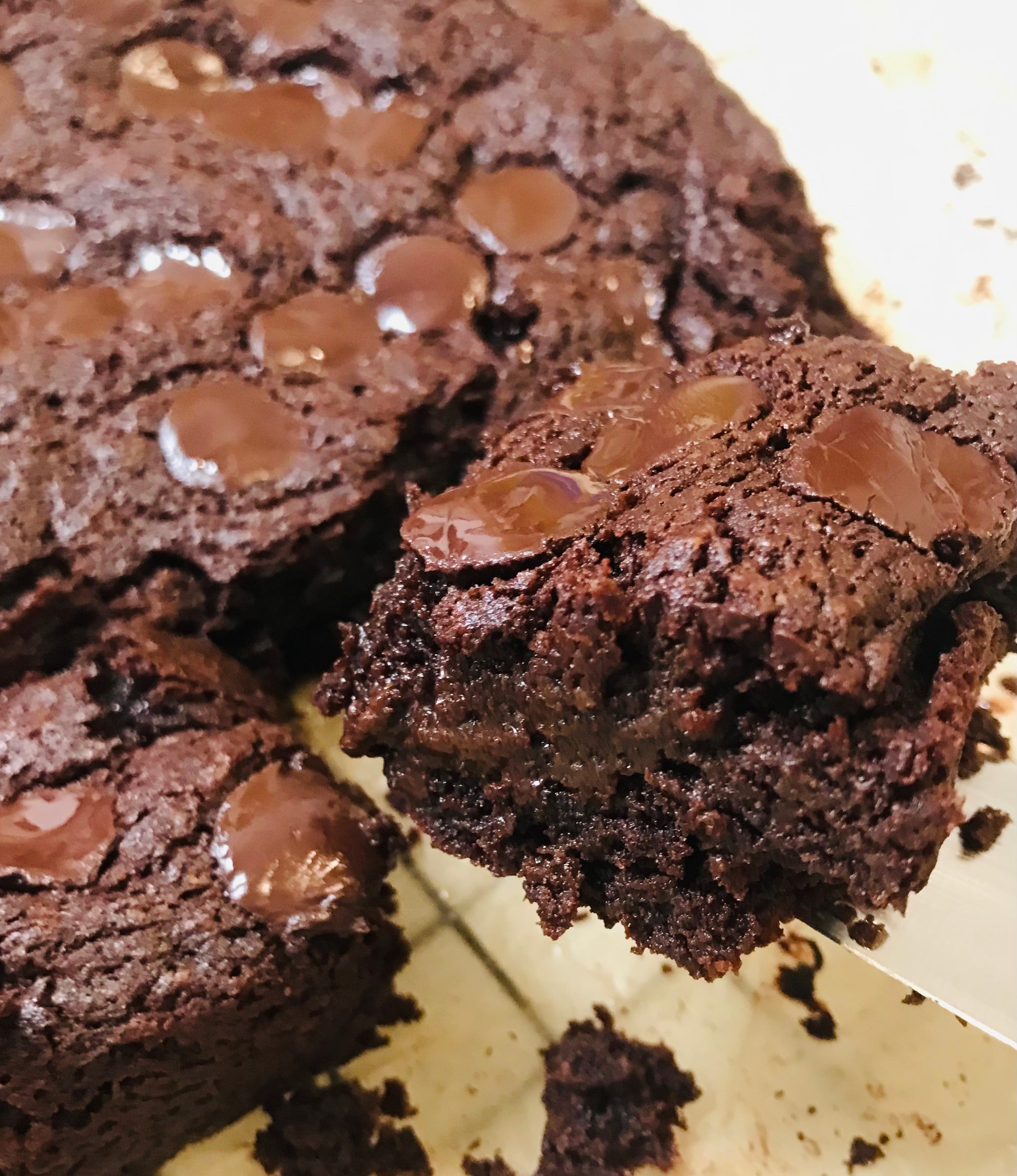 Gooey Fudgy Brownies - Delicious Low-Sugar Chocolate Cake Recipe – 80Noir Ultra